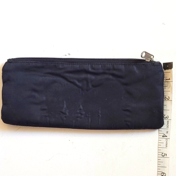 $5 or Free Zipper pouch - Picture 5 of 9